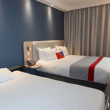 Holiday Inn Express Paris - Velizy By Ihg Exteriör bild