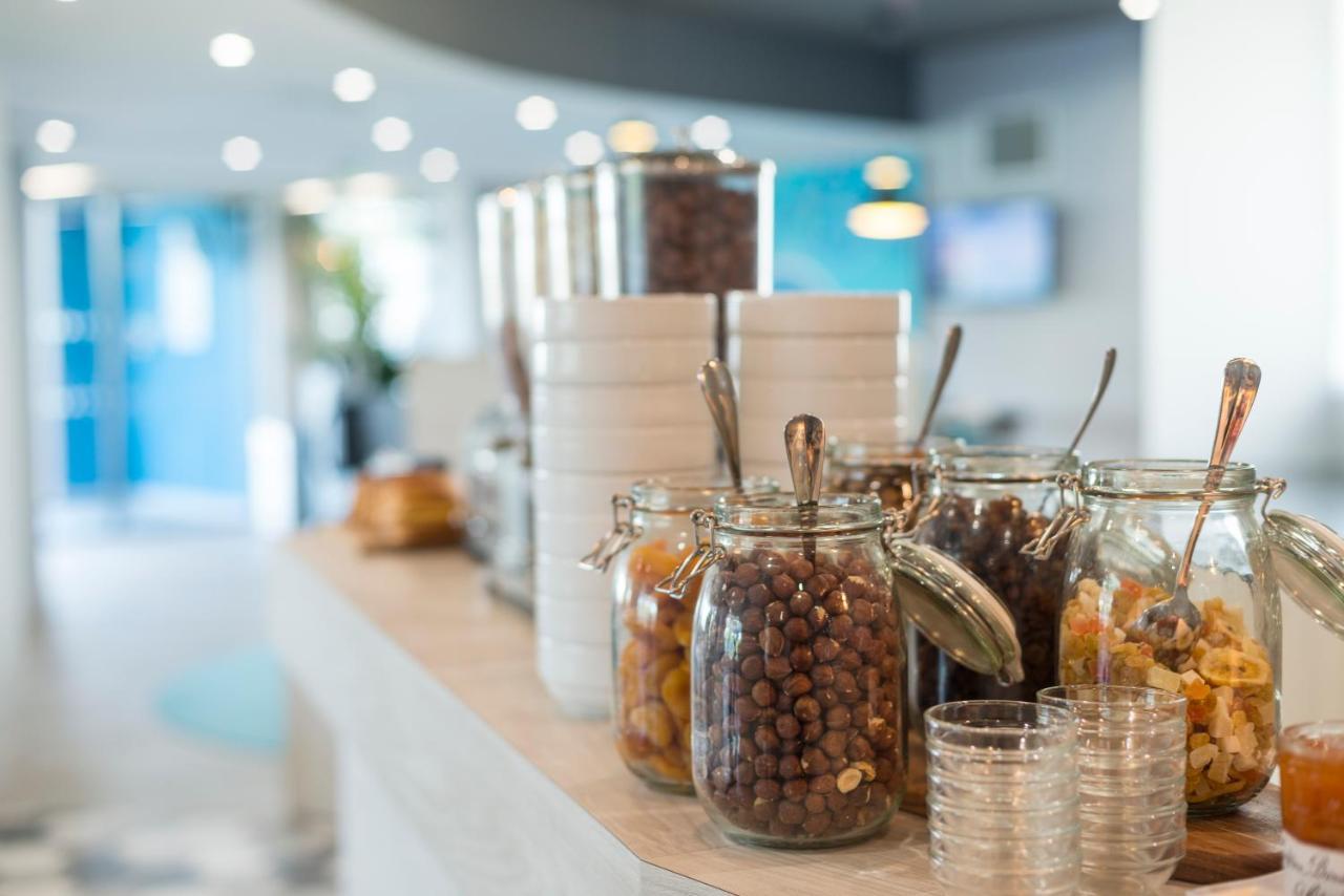 Holiday Inn Express Paris - Velizy By Ihg Exteriör bild
