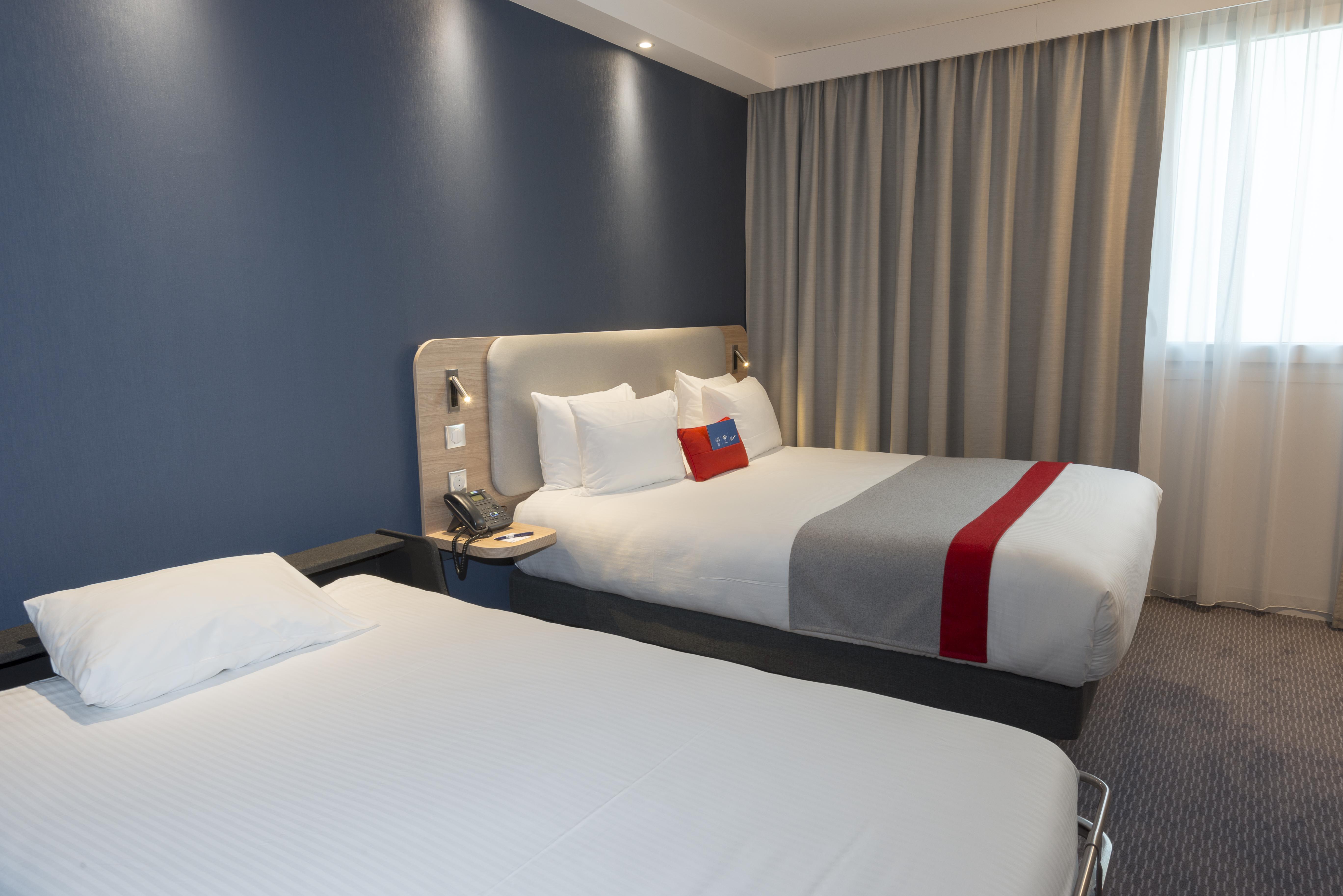 Holiday Inn Express Paris - Velizy By Ihg Exteriör bild