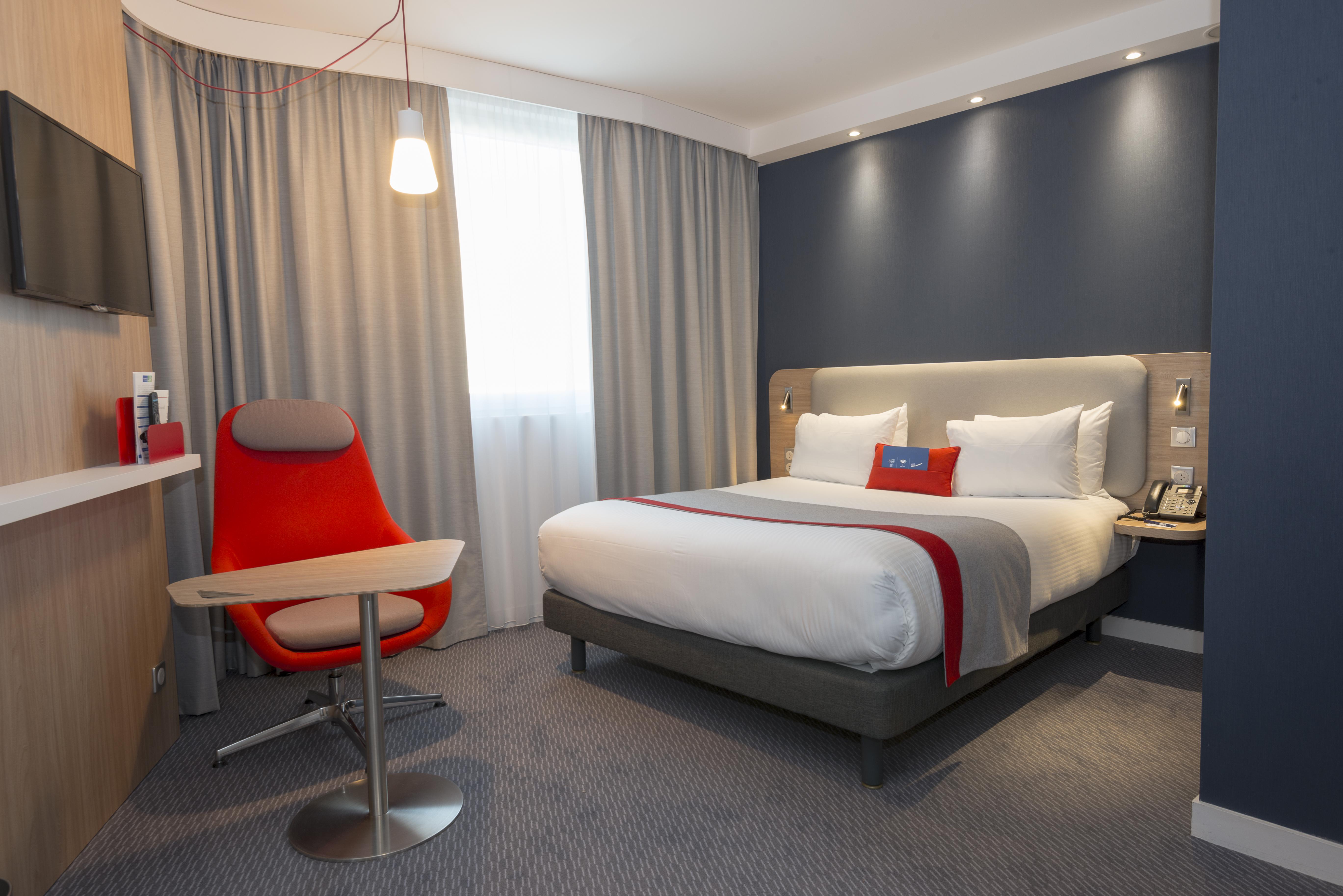 Holiday Inn Express Paris - Velizy By Ihg Exteriör bild
