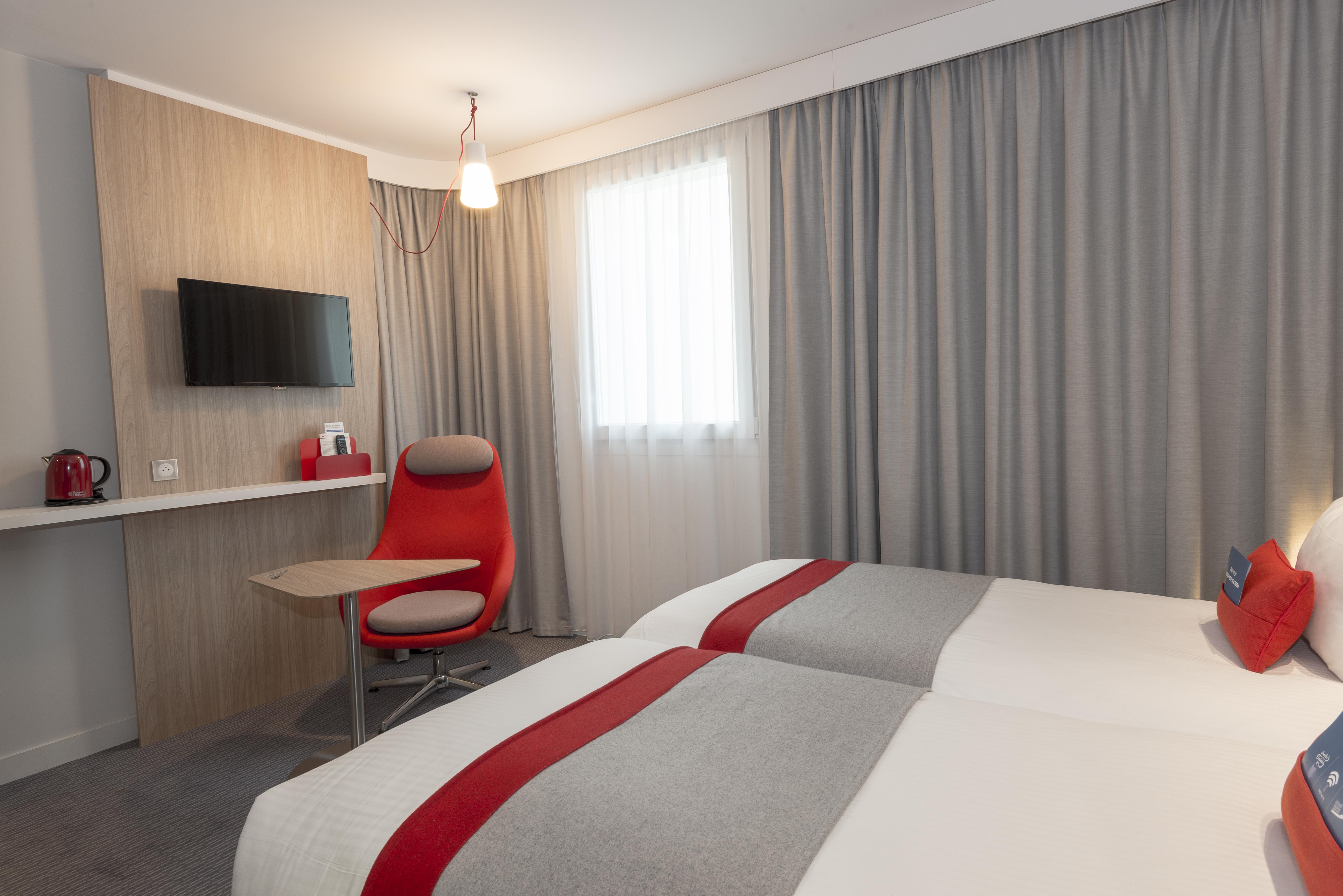 Holiday Inn Express Paris - Velizy By Ihg Exteriör bild