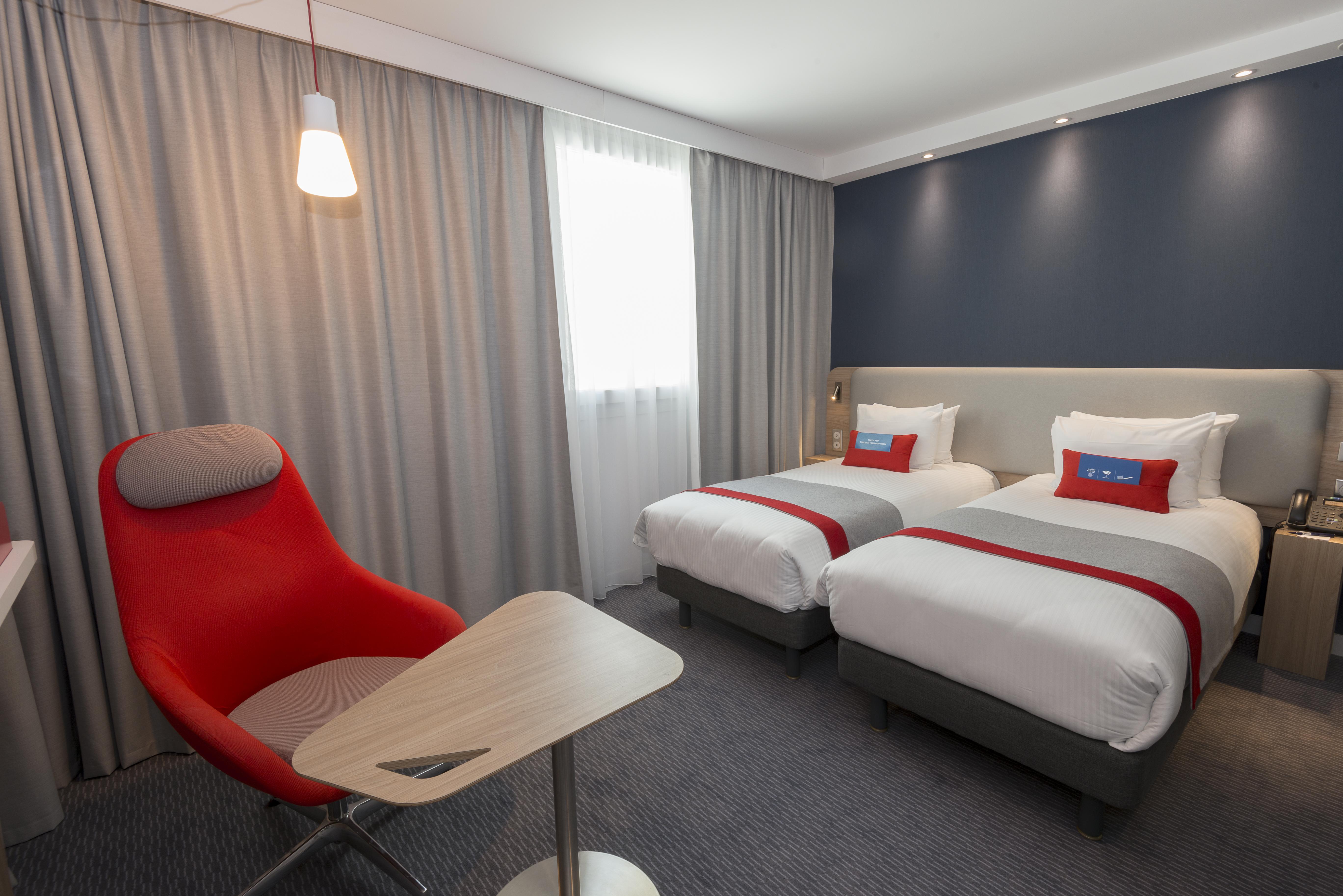 Holiday Inn Express Paris - Velizy By Ihg Exteriör bild