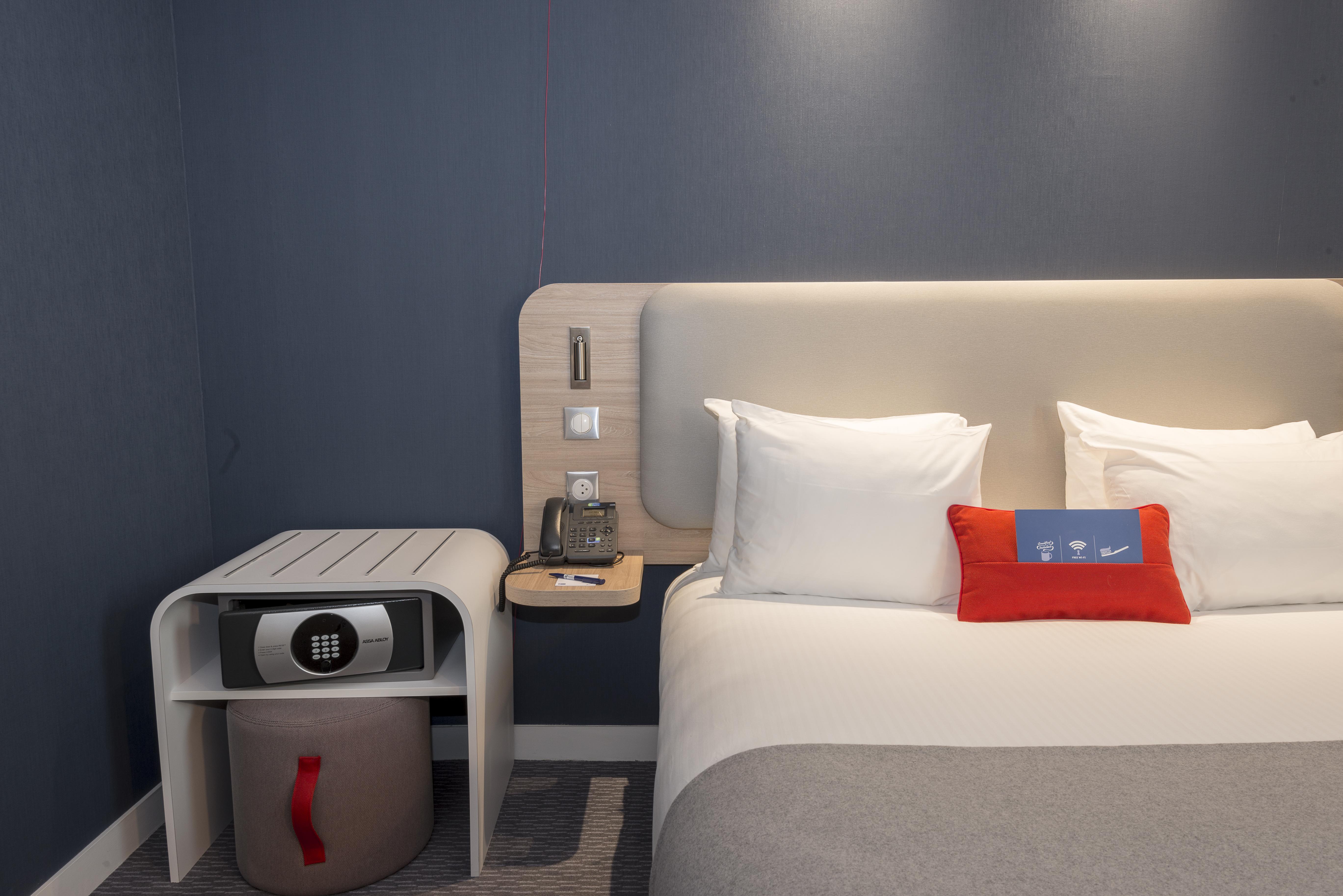 Holiday Inn Express Paris - Velizy By Ihg Exteriör bild