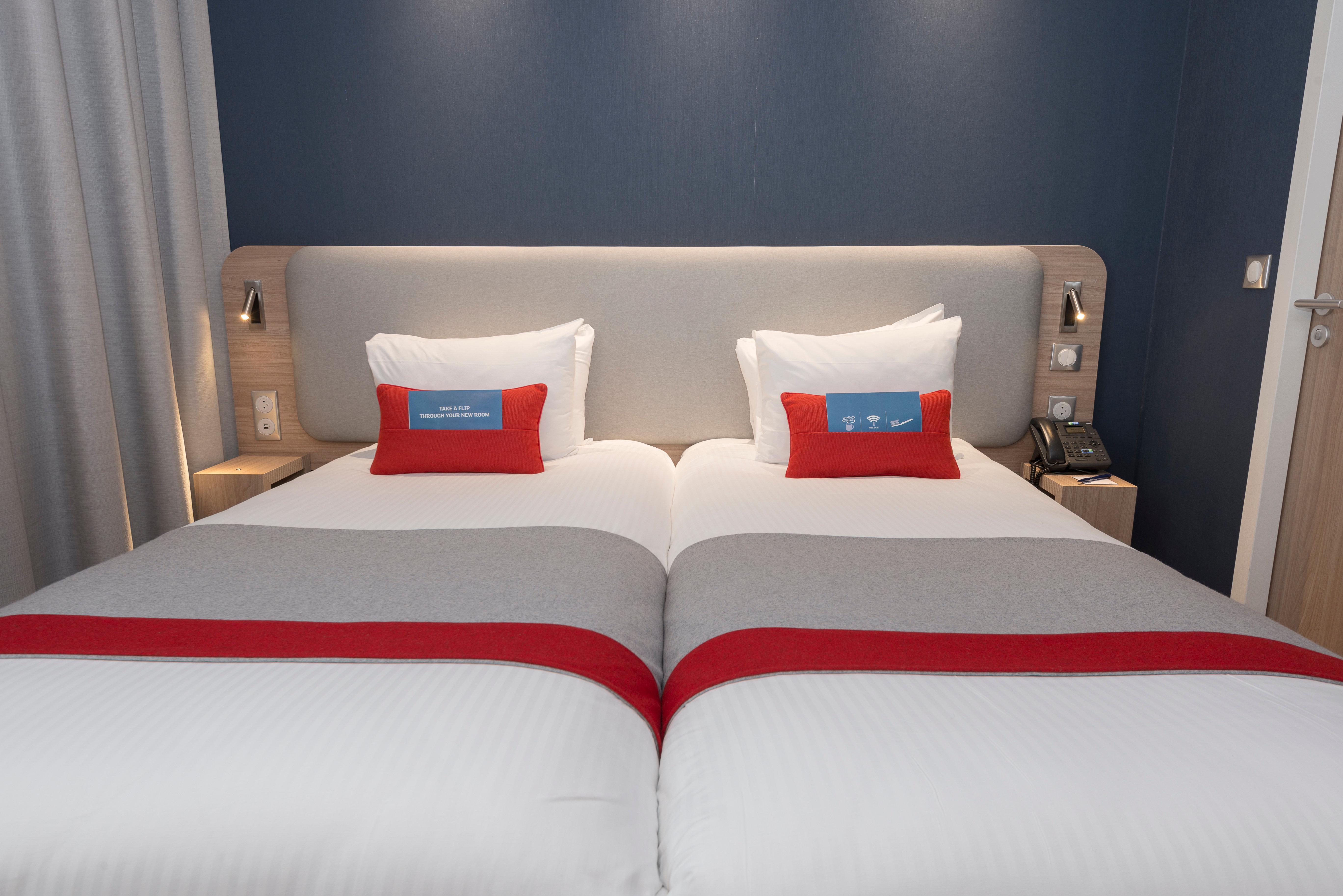Holiday Inn Express Paris - Velizy By Ihg Exteriör bild
