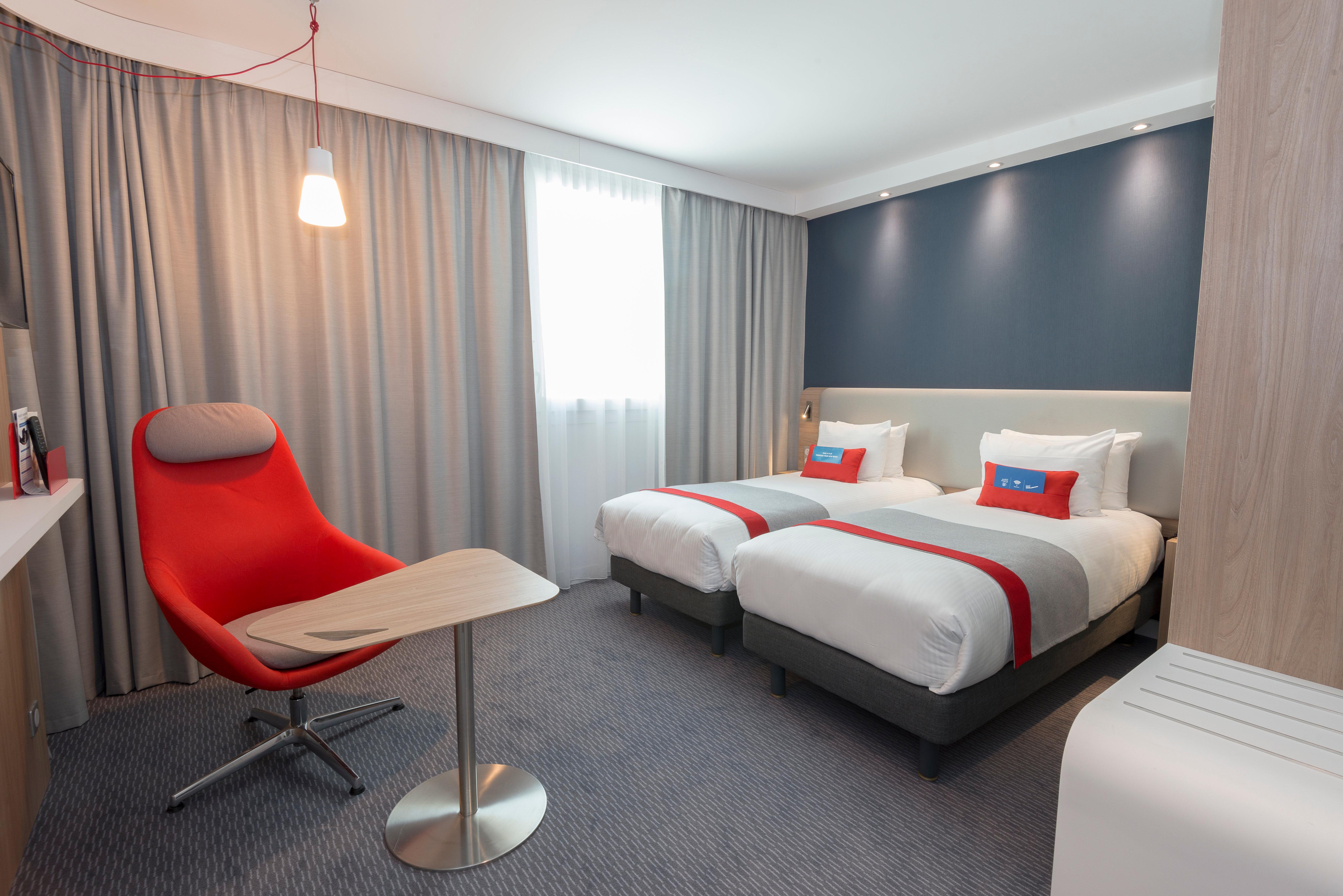 Holiday Inn Express Paris - Velizy By Ihg Exteriör bild