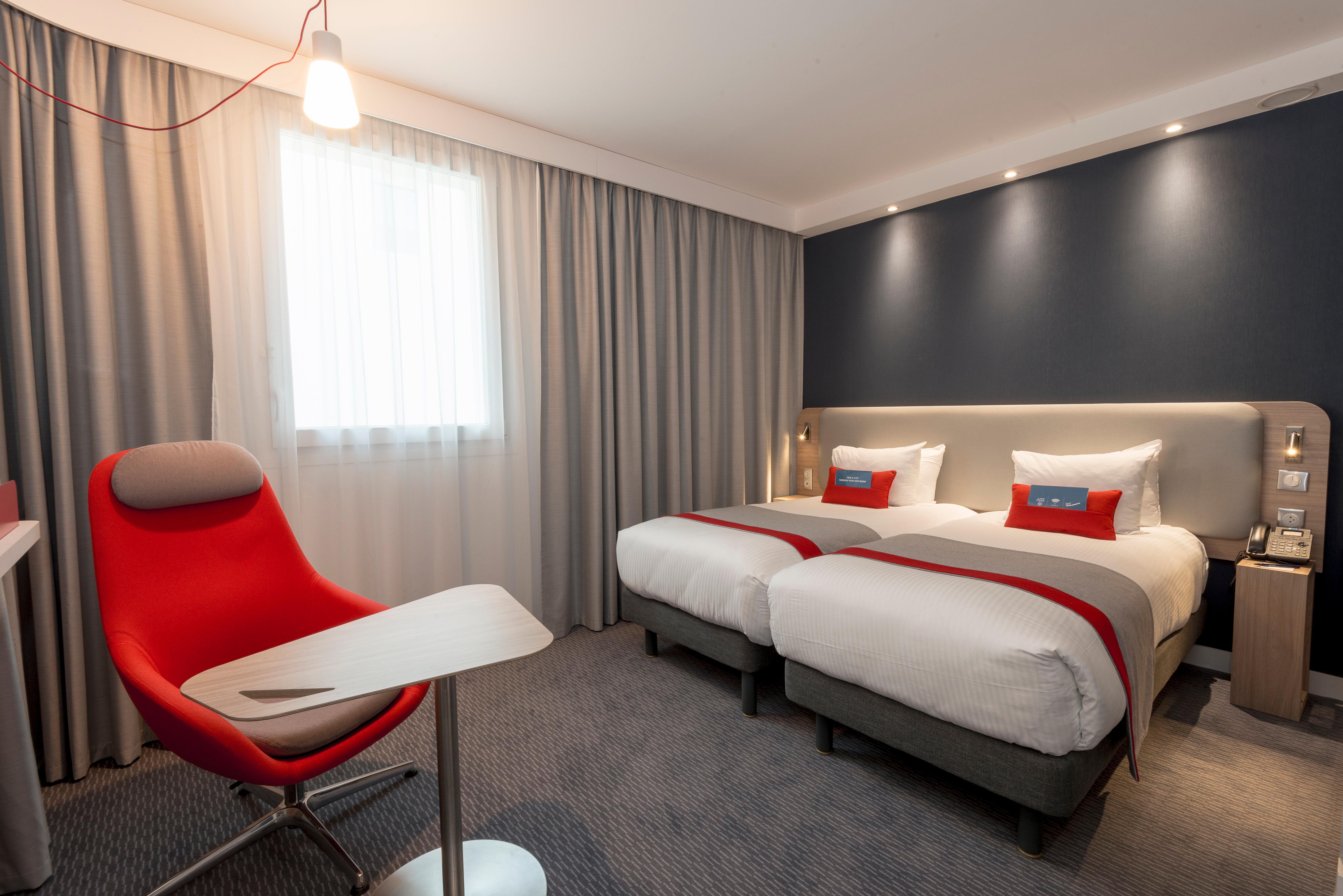 Holiday Inn Express Paris - Velizy By Ihg Exteriör bild