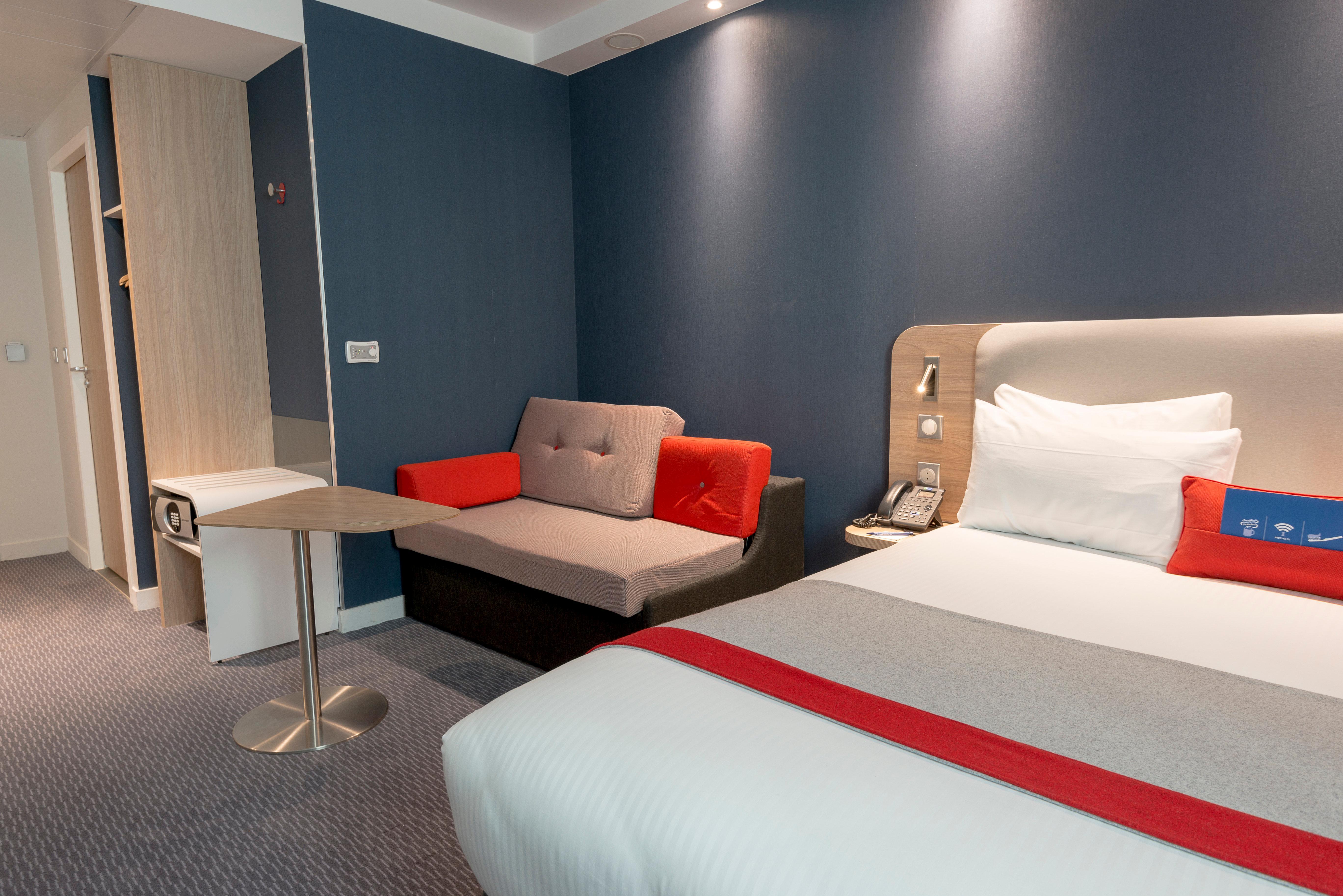 Holiday Inn Express Paris - Velizy By Ihg Exteriör bild