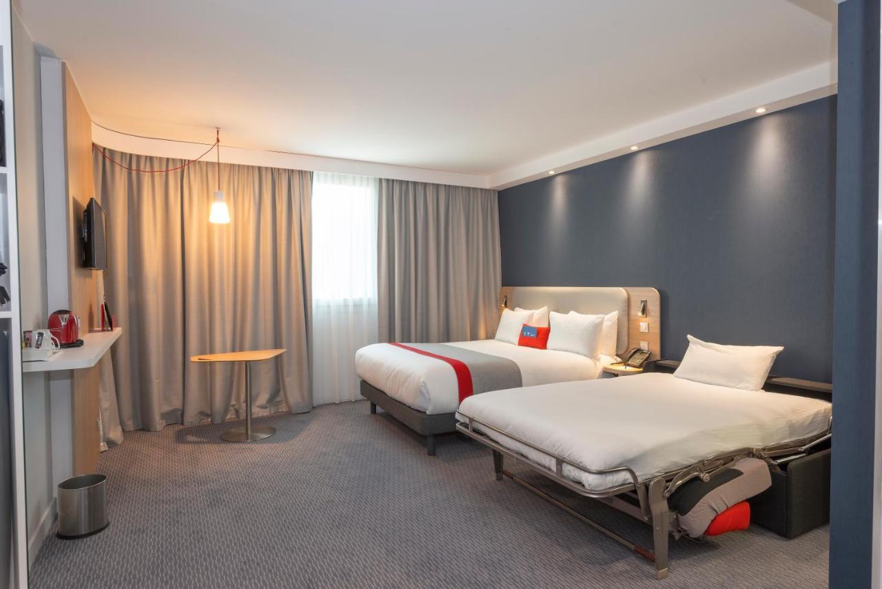 Holiday Inn Express Paris - Velizy By Ihg Exteriör bild