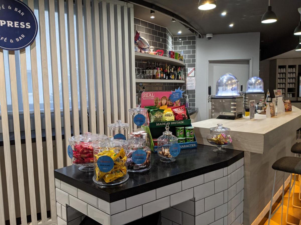 Holiday Inn Express Paris - Velizy By Ihg Exteriör bild