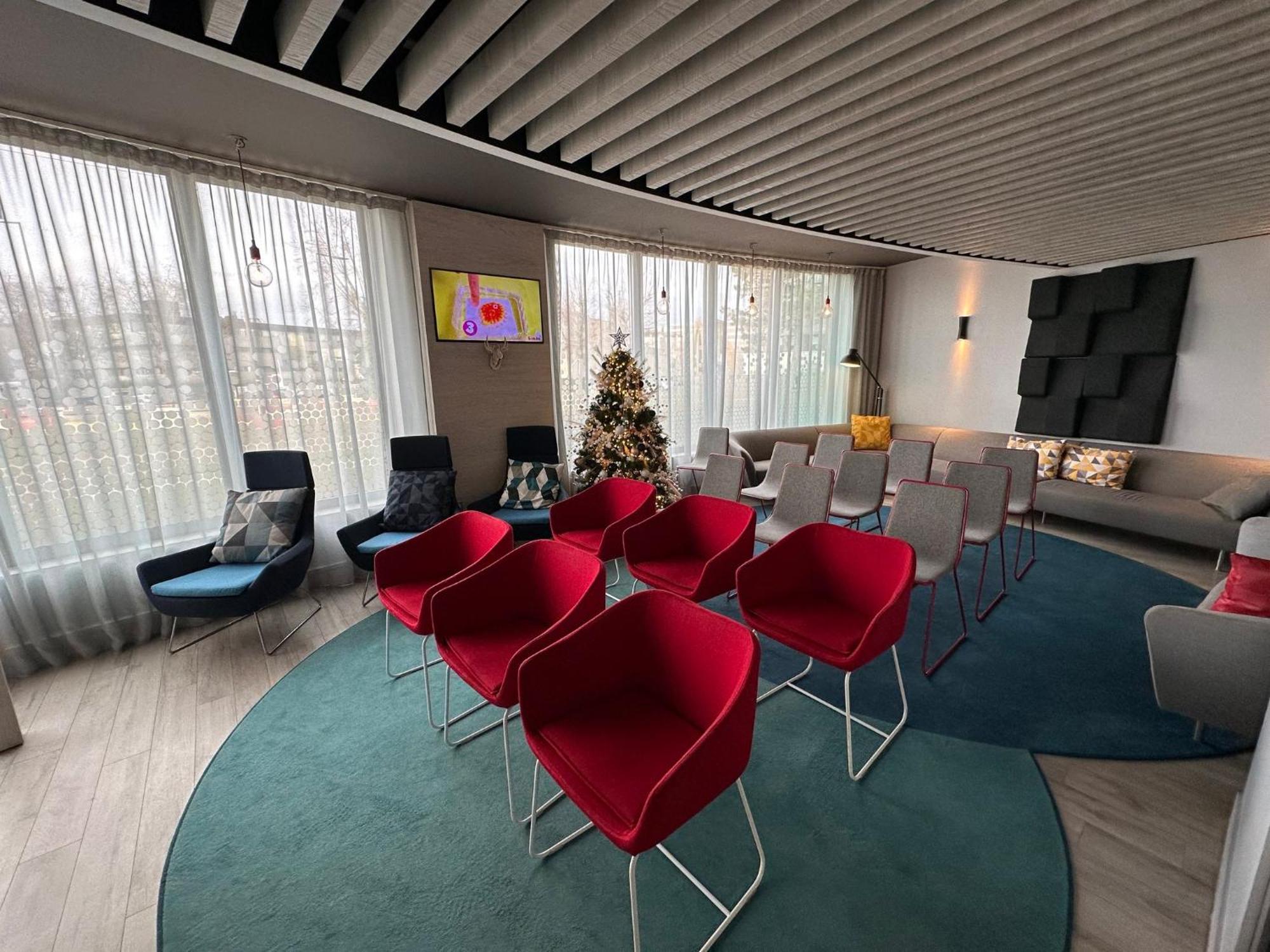 Holiday Inn Express Paris - Velizy By Ihg Exteriör bild