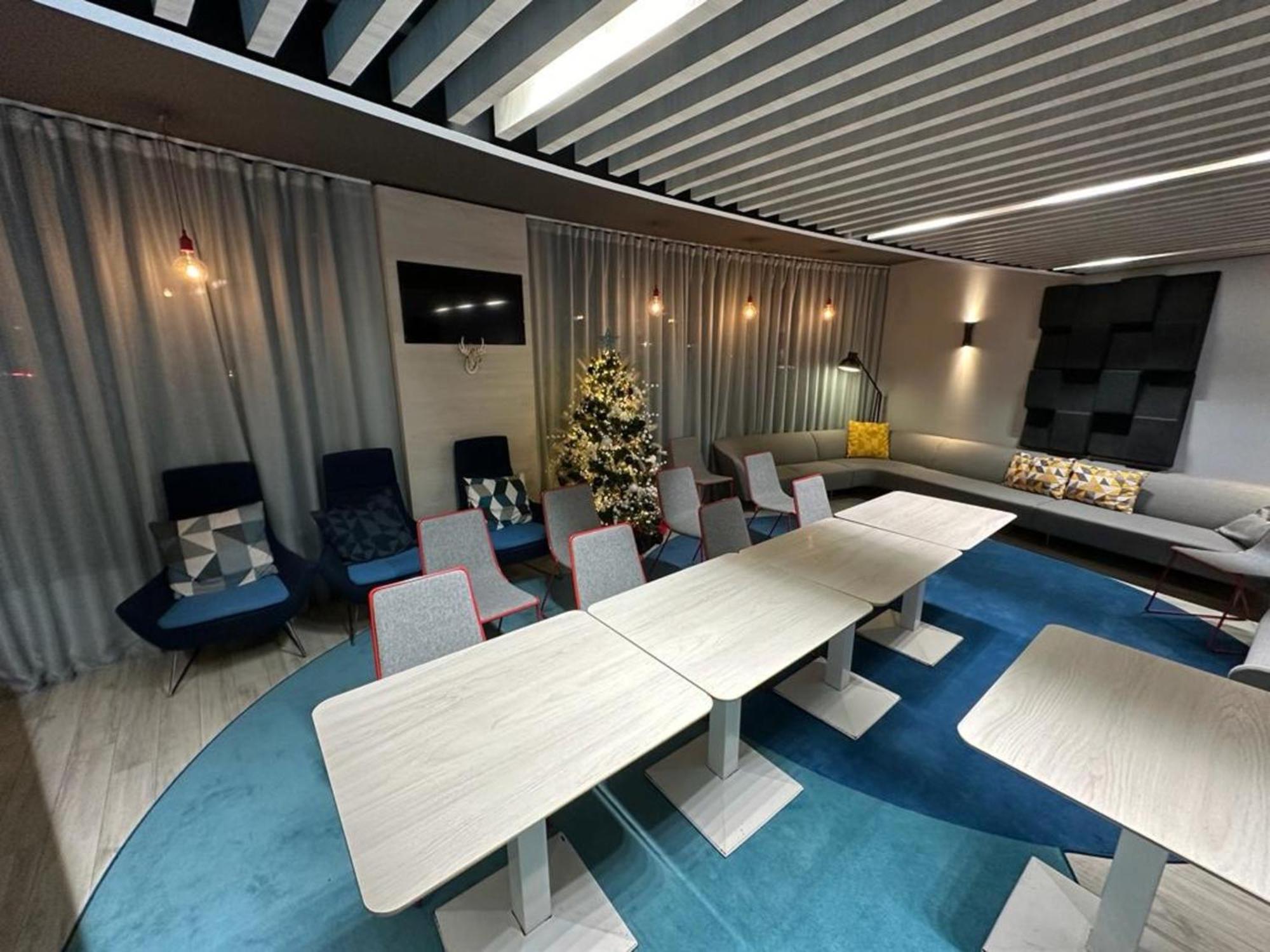 Holiday Inn Express Paris - Velizy By Ihg Exteriör bild