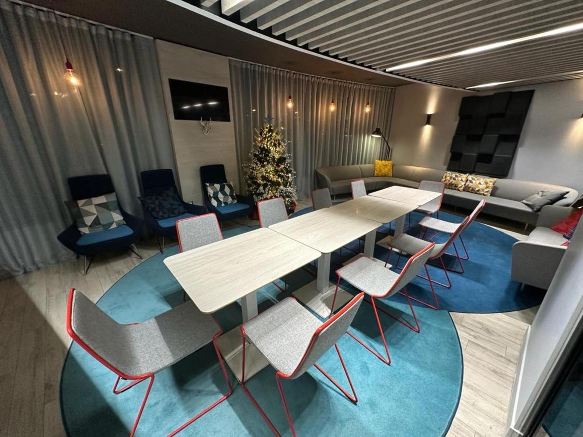 Holiday Inn Express Paris - Velizy By Ihg Exteriör bild