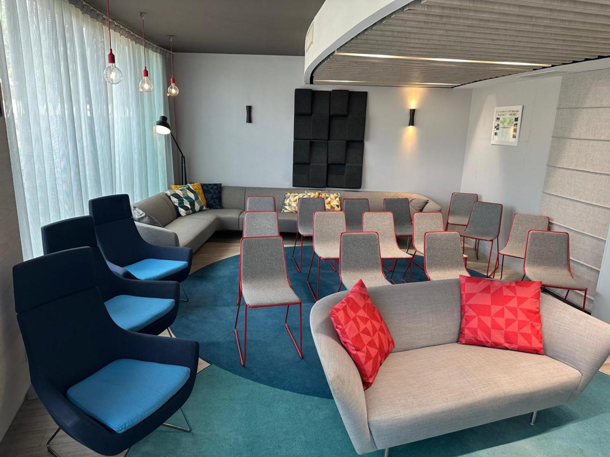 Holiday Inn Express Paris - Velizy By Ihg Exteriör bild