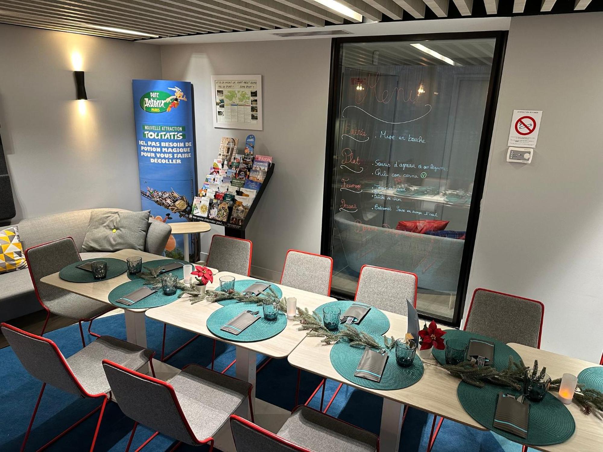 Holiday Inn Express Paris - Velizy By Ihg Exteriör bild