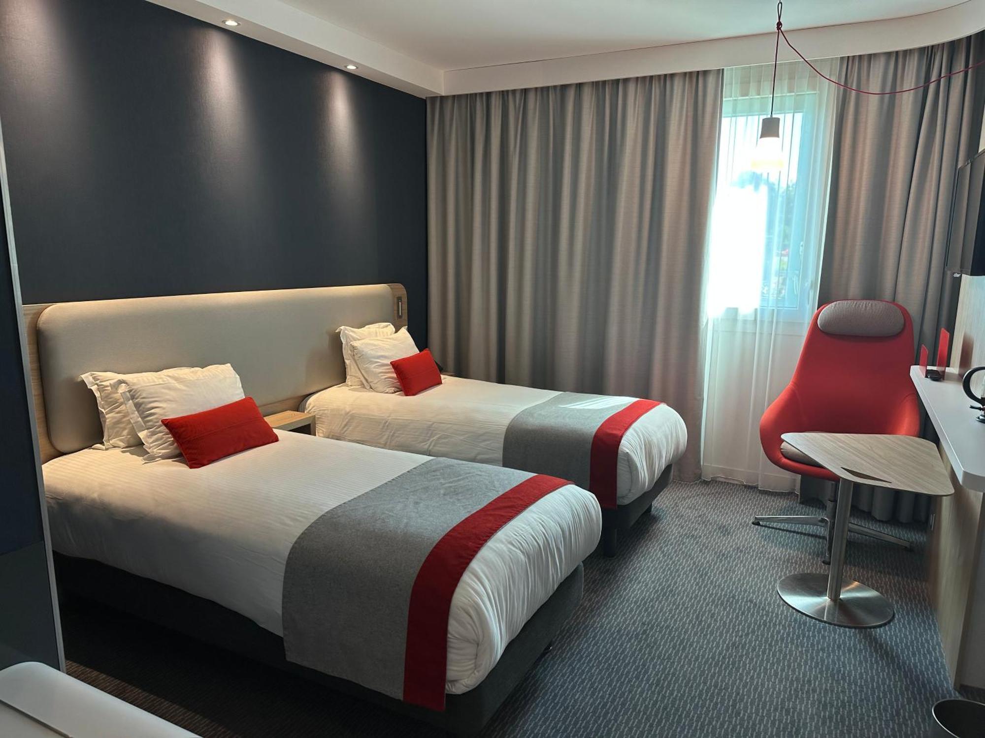 Holiday Inn Express Paris - Velizy By Ihg Exteriör bild