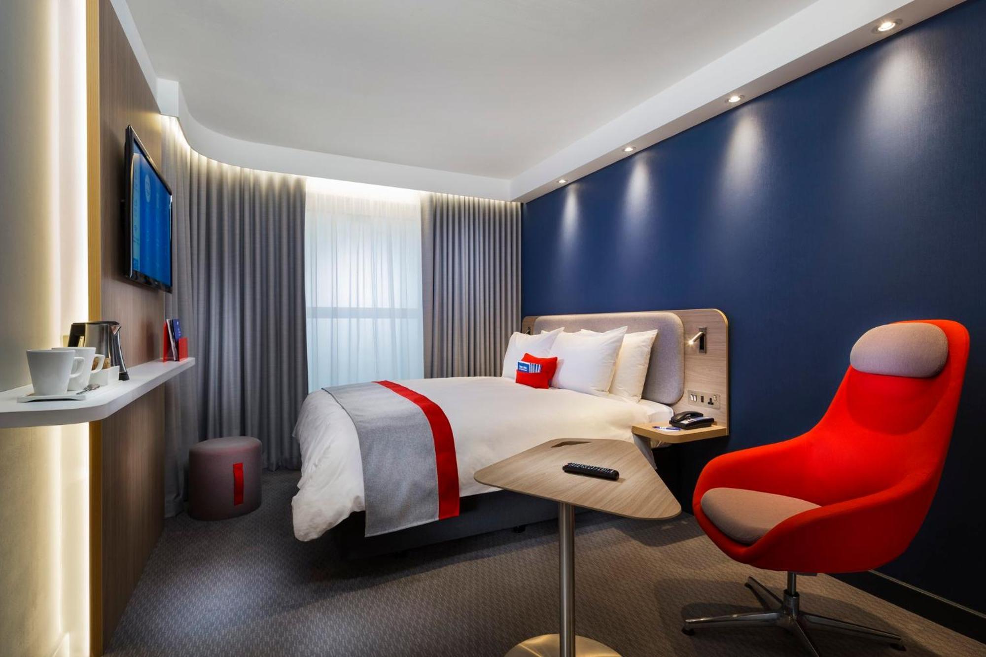 Holiday Inn Express Paris - Velizy By Ihg Exteriör bild